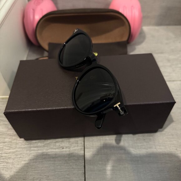 Tom Ford Black Round Sunglasses - Viral Minimalist Trend main image 8